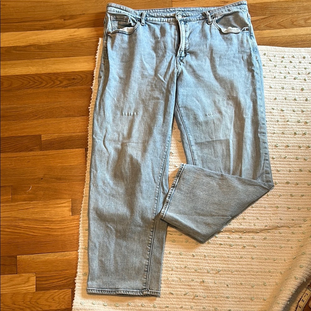Old Navy Women’s Relaxed Light Blue Jeans size 18